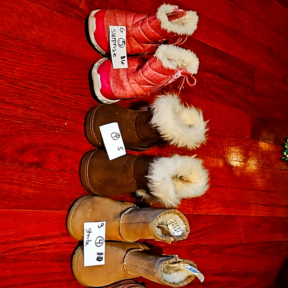 Kid boots size 5 ans 4